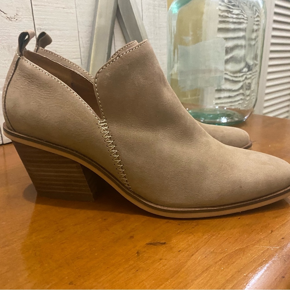 Lucky  Brand women’s ankle boot
